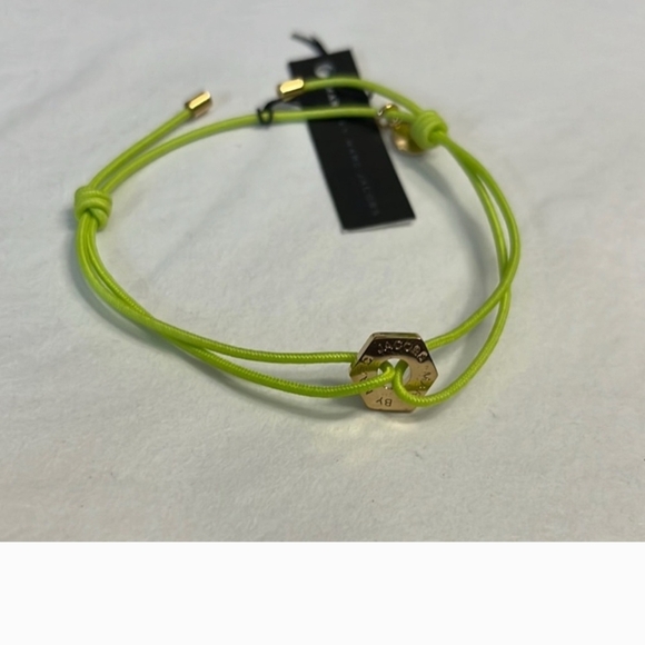 NWT Marc by Marc Jacobs Bolt Friendship Stretch Bracelet - Toucan Green - Picture 1 of 1